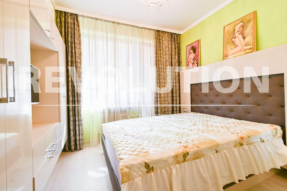 Тристаен апартамент в ж.к. Младост 4.