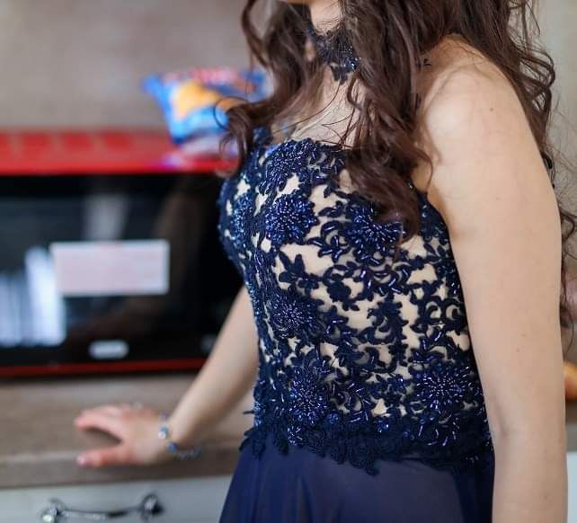 Бална, абитуриентска или рокля за кумуване