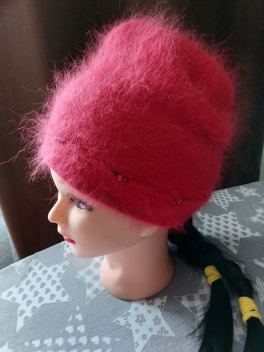 Шапочка зимняя двойная очень красивая,
