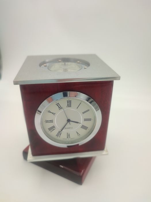 Метеорологична станция - часовник, термометър, хигрометър, компас