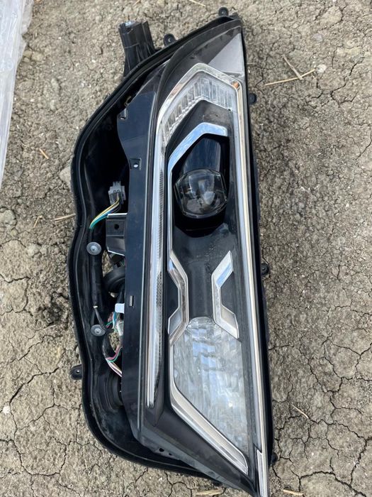 Передняя правая фара Toyota RAV4 (2019–н.в., LED, оригинал)