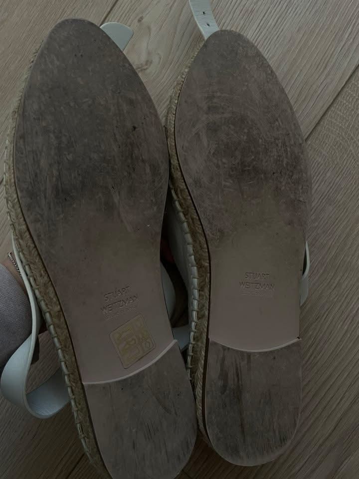 Бели обувки Stuart Weitzman
