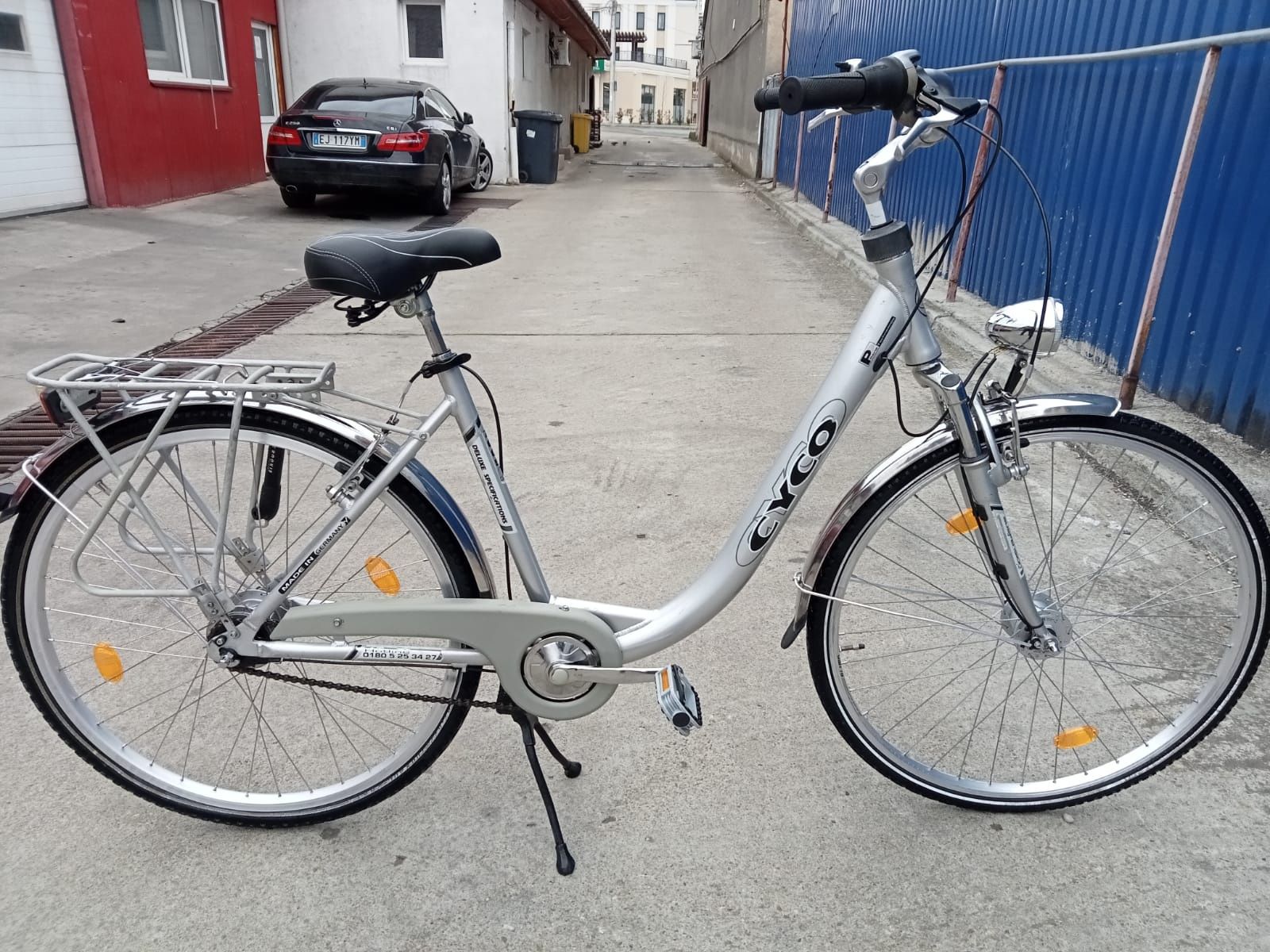 Vând bicicleta din aluminiu pentru damă
