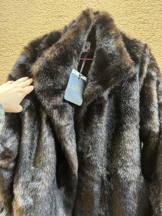 Haina blana maro ciocolata noua