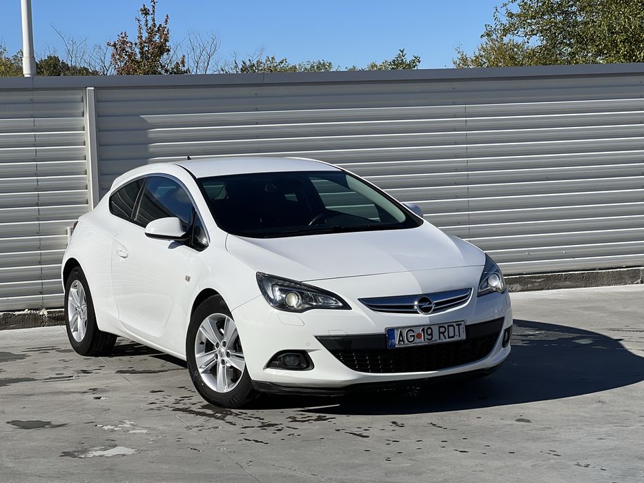 Opel Astra Gtc/1.7Diesel/130Cp/Xenon/ScauneIncalzite/SistemMuzicaInfin