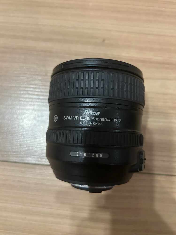 Фотоапарат Nikon D7000 комплект с обектив и аксесоар за светкавици