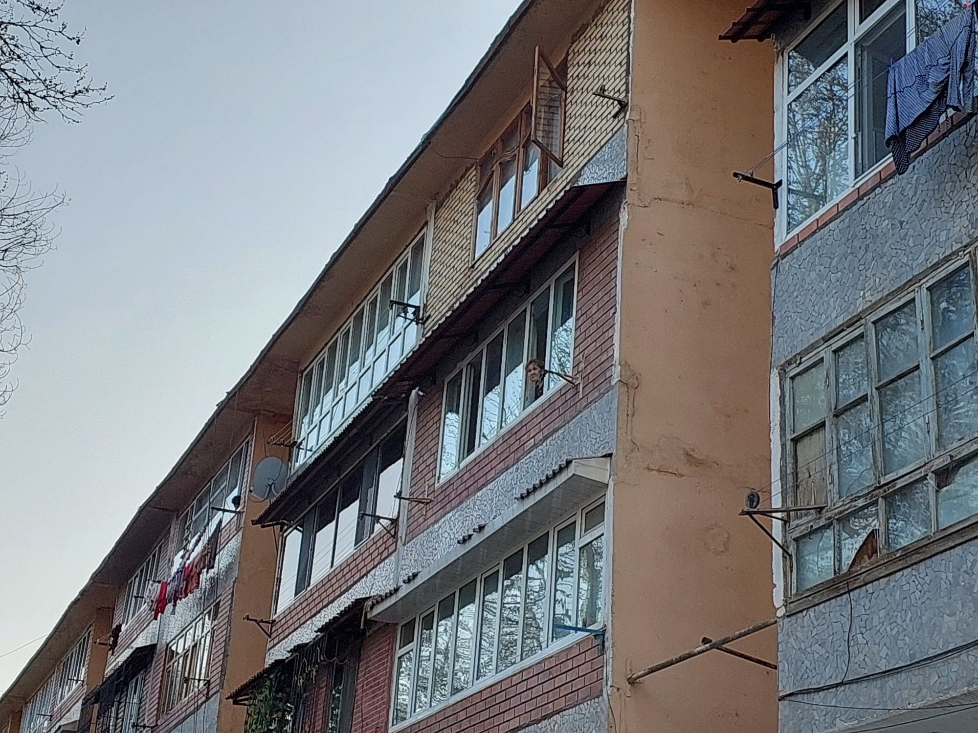 Установка козырьков над окнами быстро и качественно