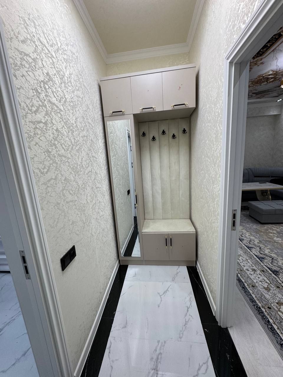 Buxoro shahar aeroport yo’lida joylashgan 8 qavatli liftlik domning 
5
