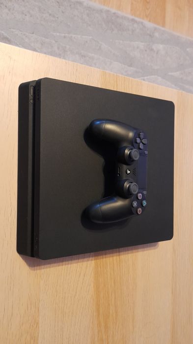 Consola PS 4 slim