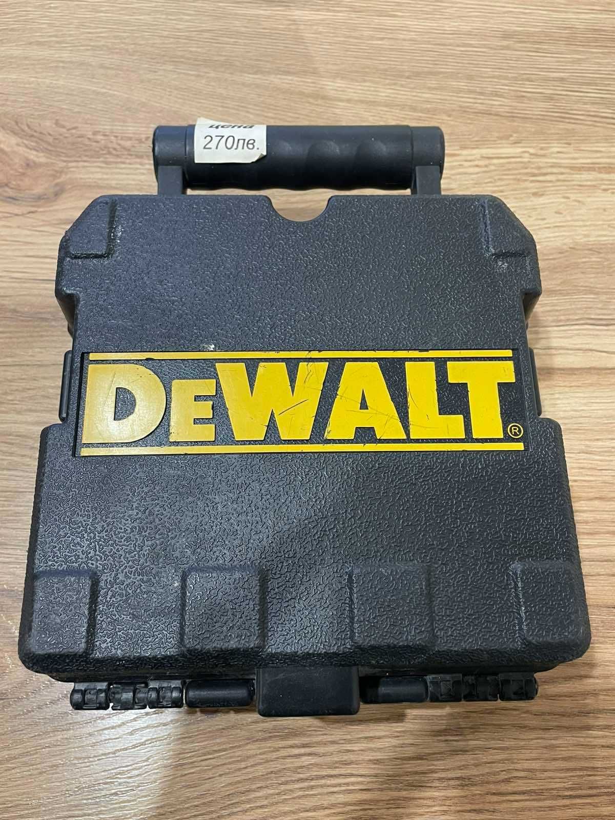 Линеен лазерен нивелир Dewalt DW088K