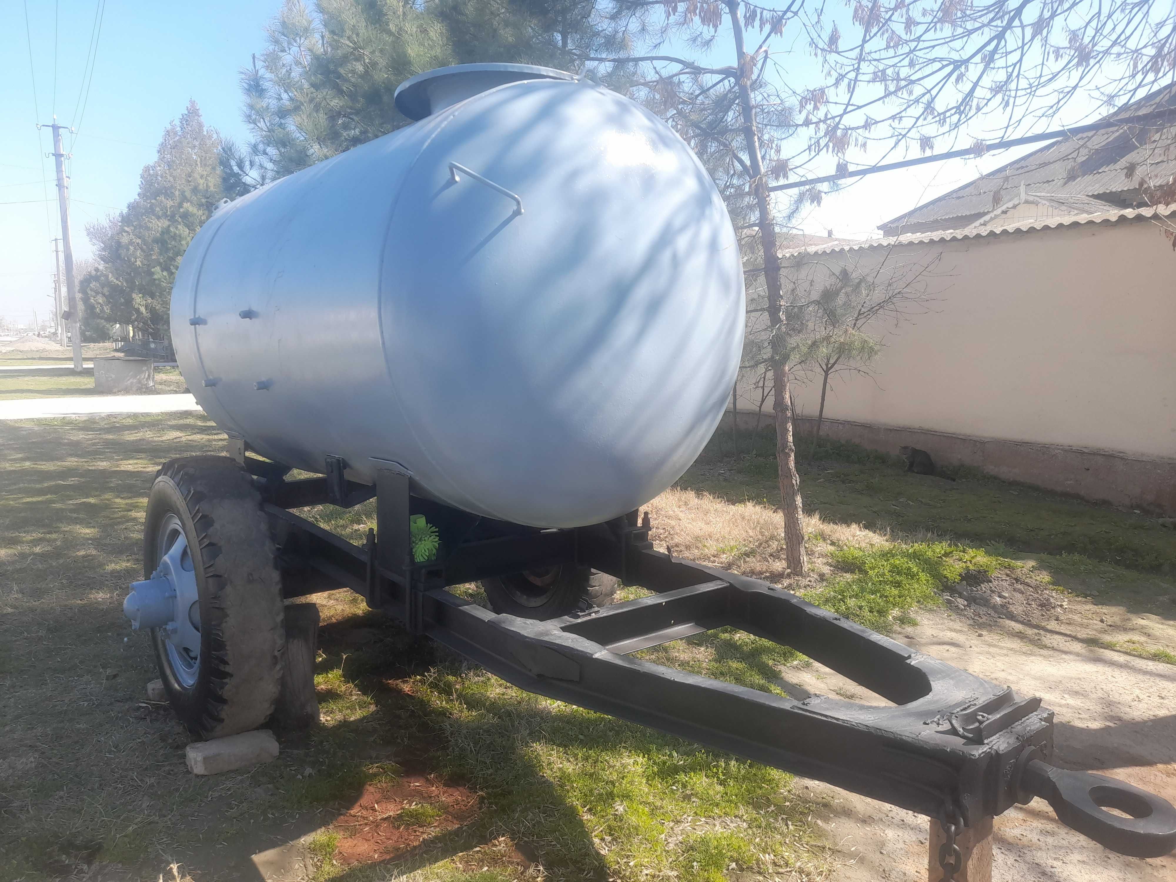3 tonnali bochka suv transporti sotiladi