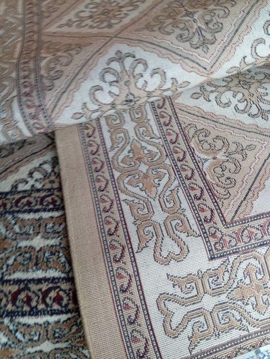 Продам ковер натуральный фирменный не Китай-2/3м.-3500