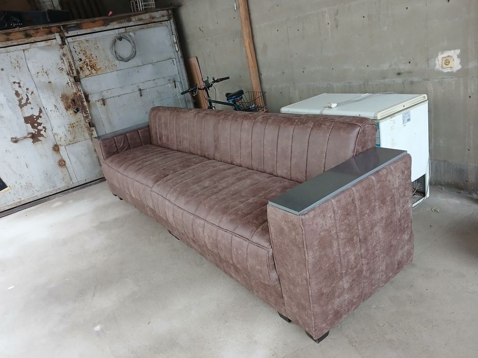 Диван.               .