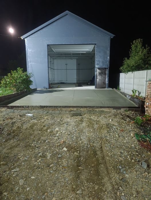 Бригада строителей