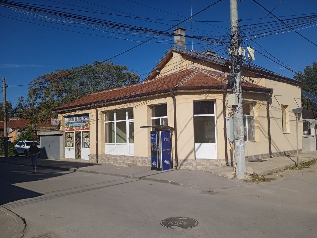 Давам помещение под наем в гр Русе ул Черни Връх 5
