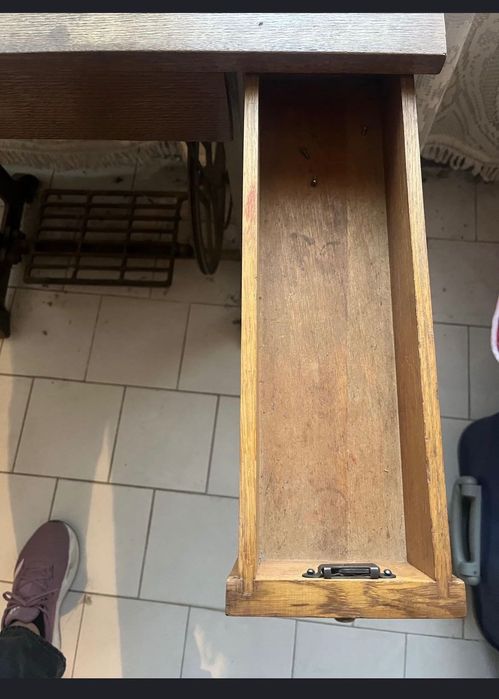 Стара крачна шевна машина