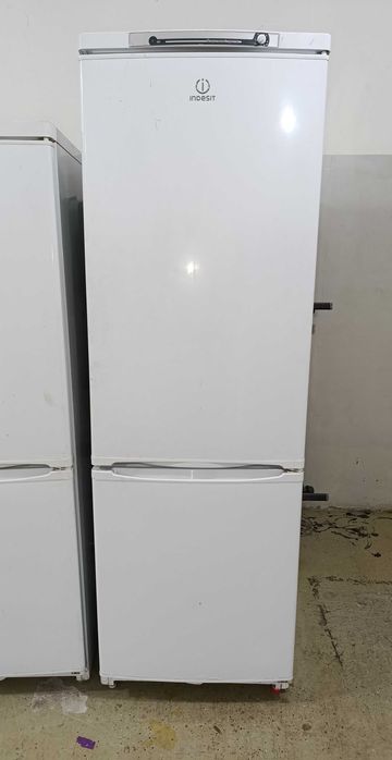 Б/у  холодильник Индезит в рабочем состоянии