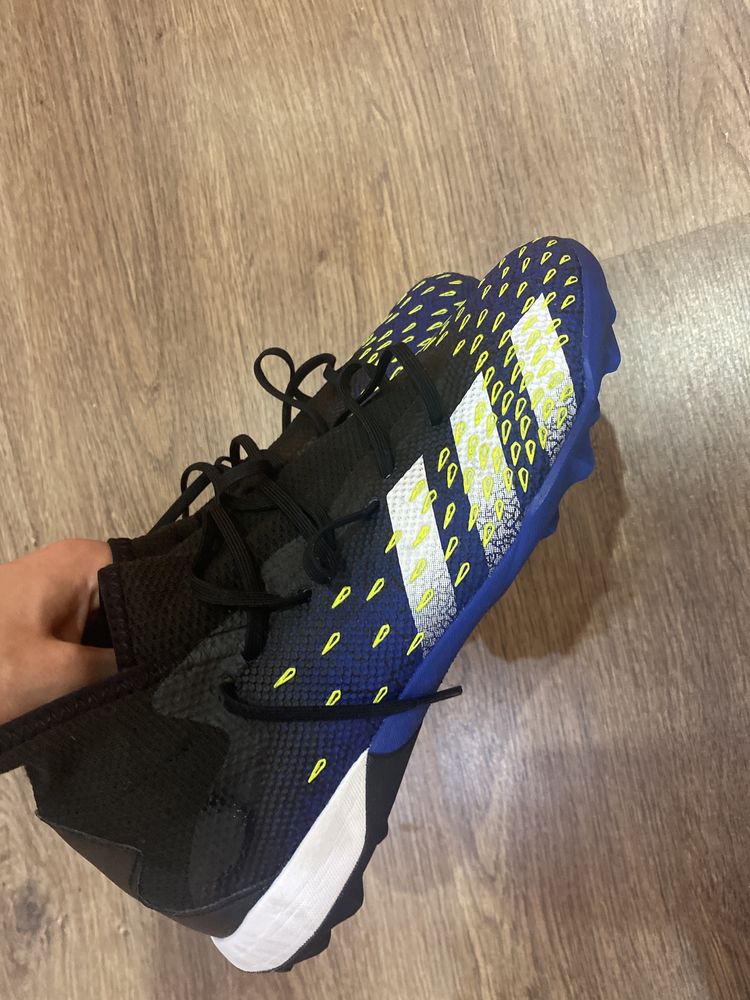 Футболни стоножки “Adidas Predator Freak.3”