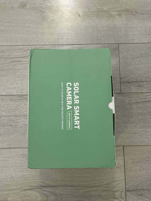 Camera smart cu panou solar