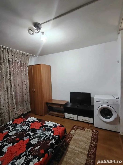 Proprietar vând garsoniera la UMT 18 mp, et 3