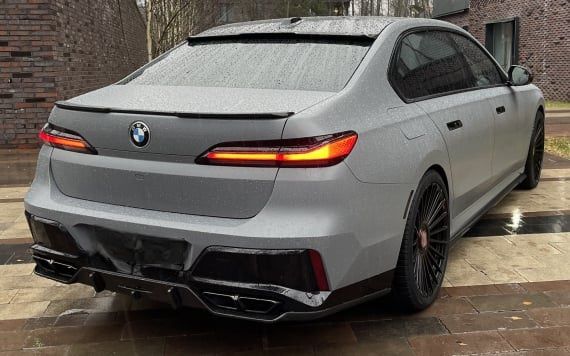 M performance aero пакет BMW G70 спойлер прагове дифузьор накрайниц