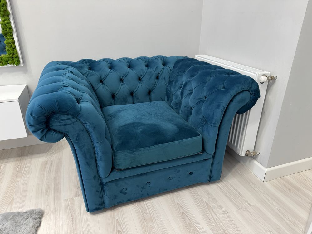 Vand set canapele chesterfield si fotoliu in stare foarte buna