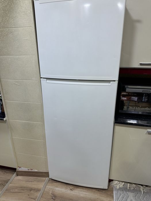 Продам холодильник 421 litr siemens