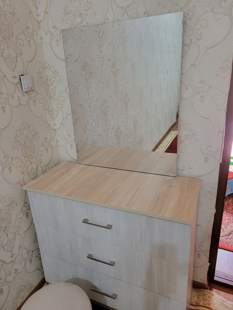 Спальный гарнитур и детский шкаф