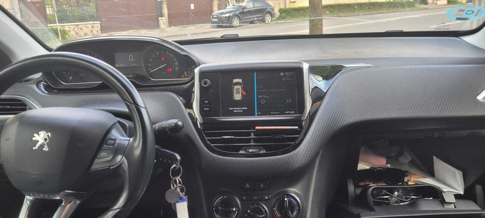 Peugeot 2008  An 2109