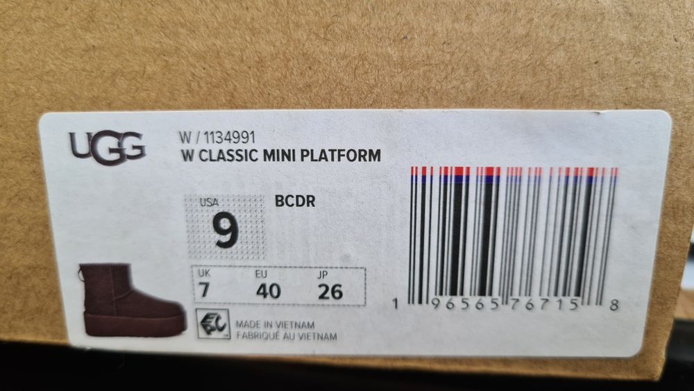 Ghete UGG Classic cu platforma