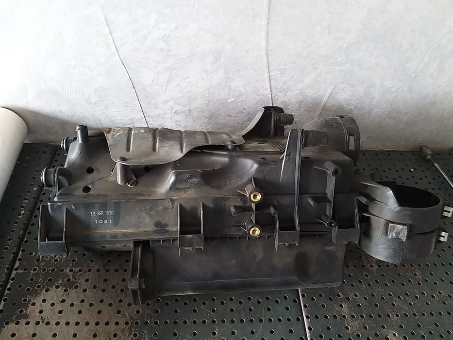 Carcasa filtru aer 2.0 cdi mercedes a class w169 a6400900901 a6400940204