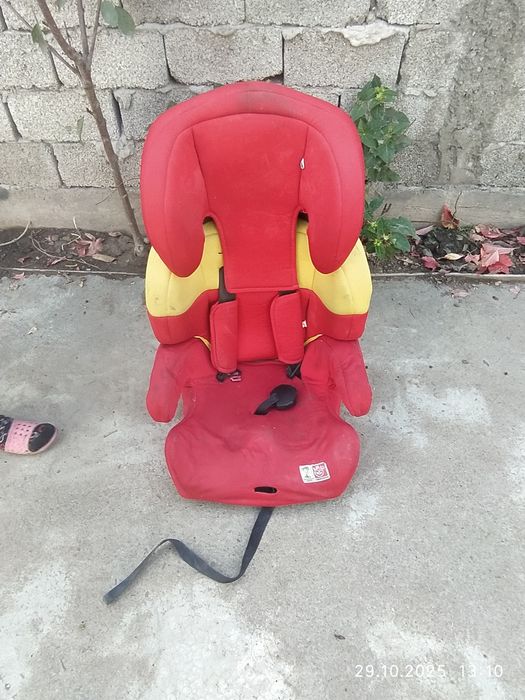 Продам два автокресла