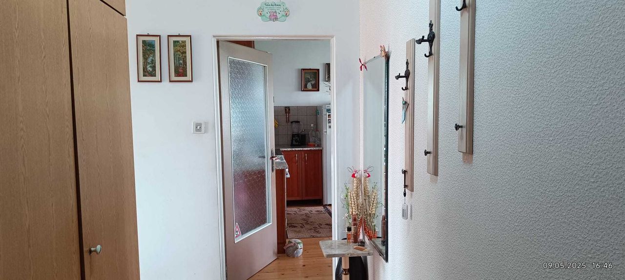 Продава се Тристаен апартамент в София, Света Троица - 70 кв.м за 3000 €/кв.м - Снимка #1
