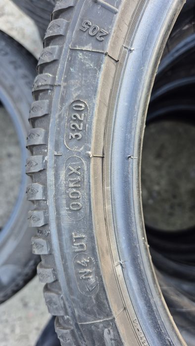 Продавам 4 бр. Зимни гуми 205/40/17