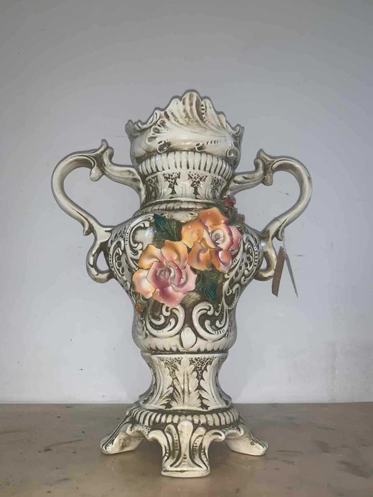 Vaza portelan cu doua manere 3D