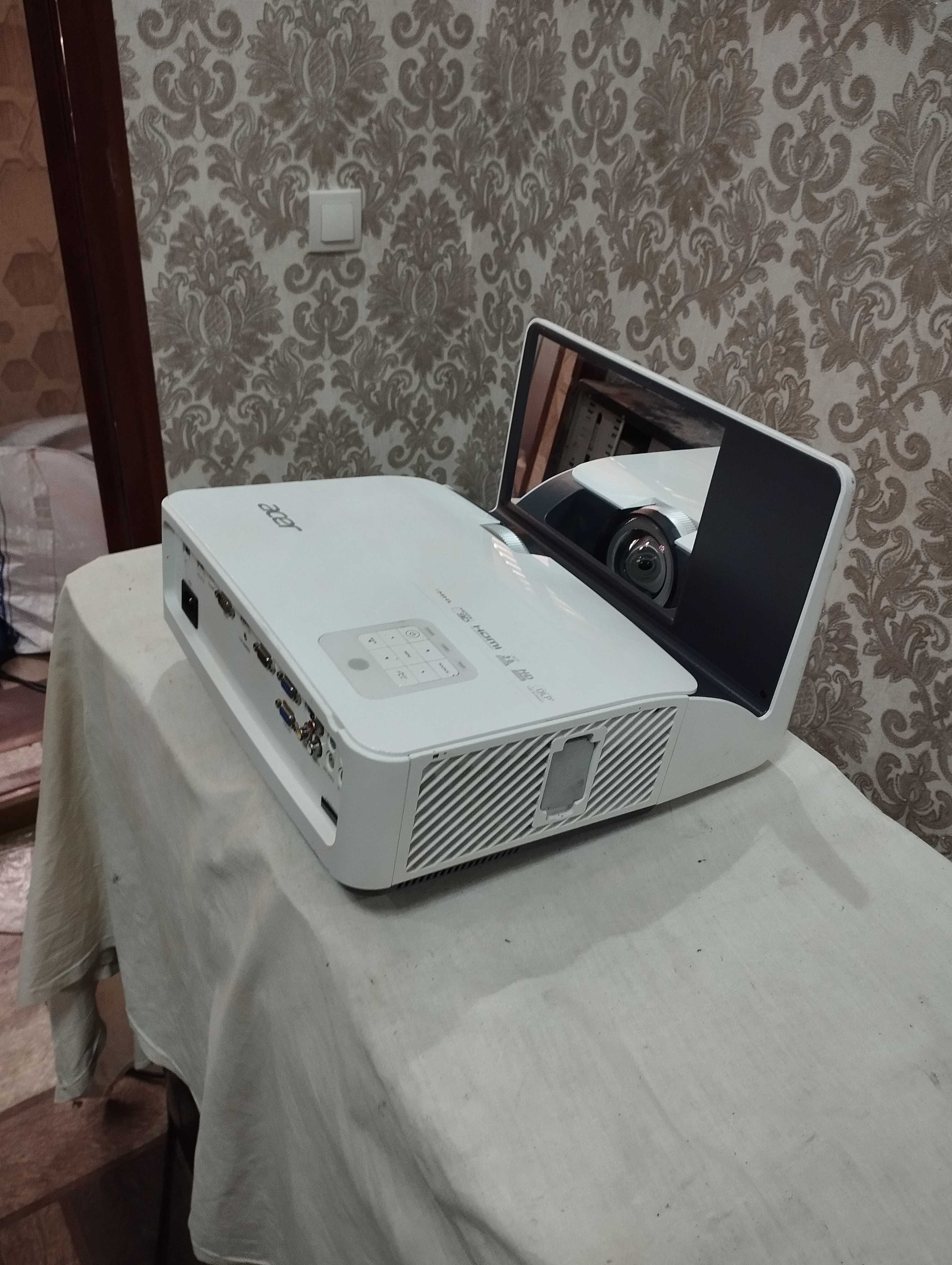 PROJEKTOR - ACER U5320W \\ Ультракороткофокусний \\ WIFI \\
