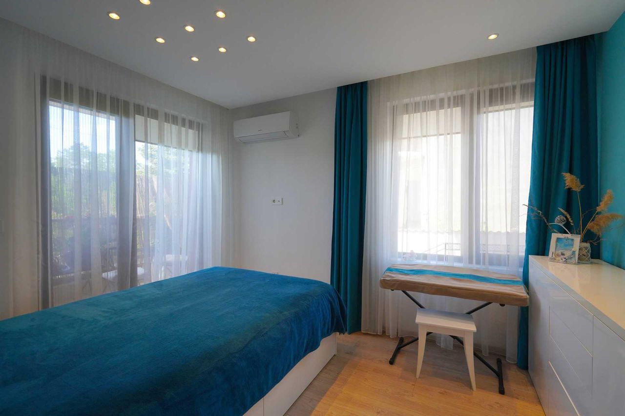 Продава се Четиристаен апартамент в Варна, м-т Евксиноград - 143 кв.м за 2518 €/кв.м - Снимка #10