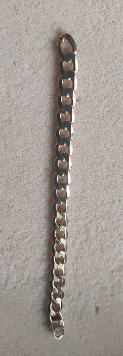 Класически модни мъжки гривни еластичния модел 2 броя10лв тънкия 5лв