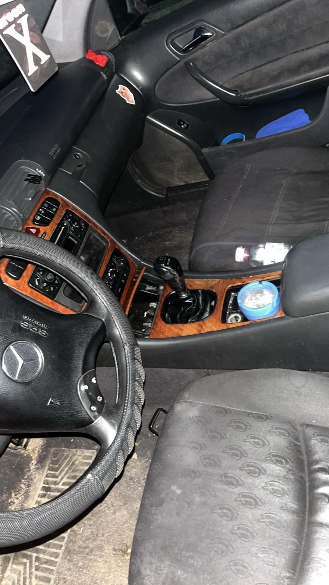 Продавам mercedes w203 на части 2,2 CDI