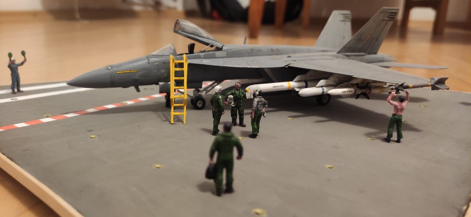 Diorama F/A 18 Super Hornet.