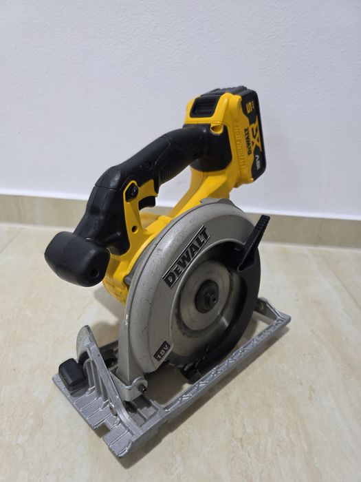 Circular Dewalt DCS 391