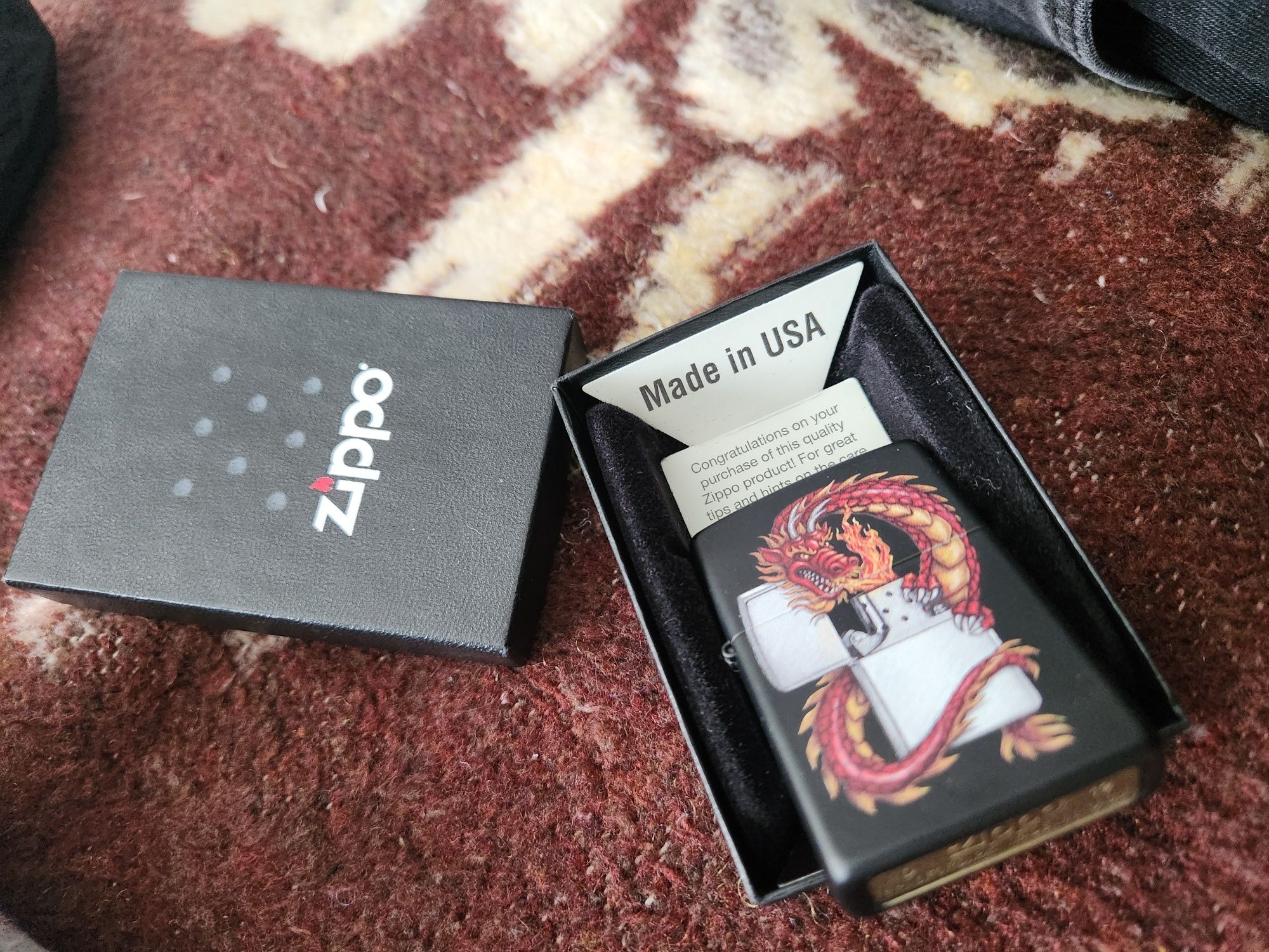 Zippo nou cu rezerve