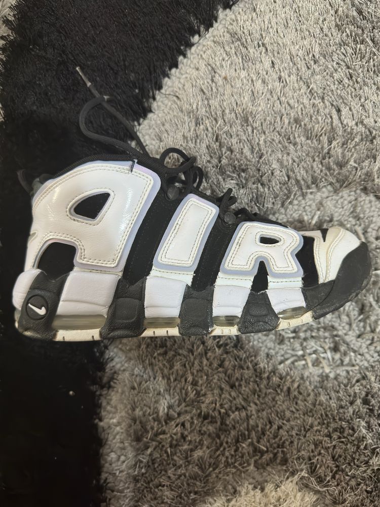 Vand Nike Uptempo