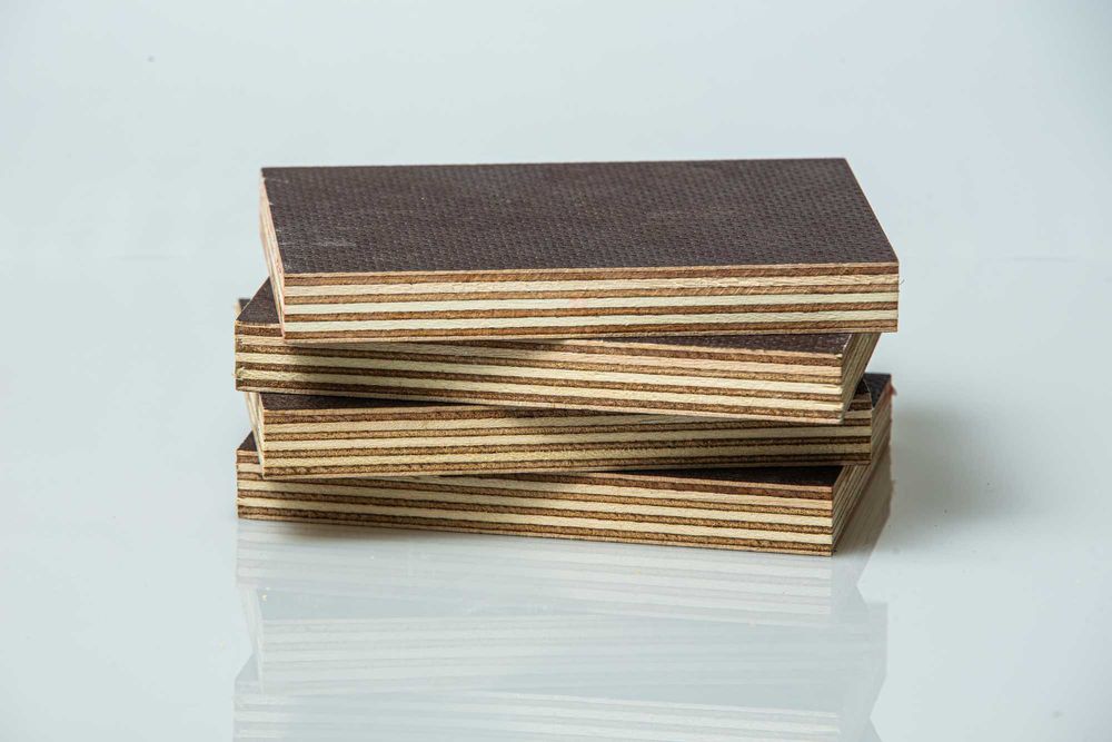 Placaj ANTIDERAPANT PROFESIONAL, din esenta tare.