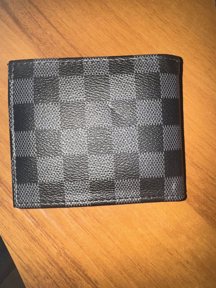 LV Louis Vuitton портфейл