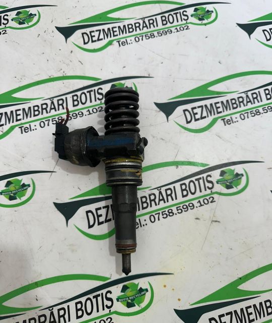 Injector motorina 038 130 073 bn Volkswagen VW Passat B6