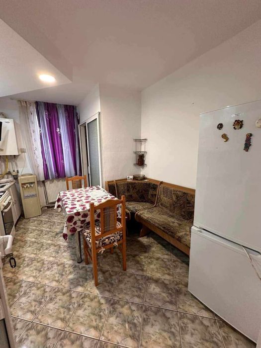 Inchiriez apartament