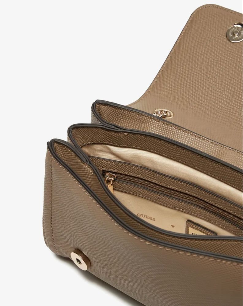 Оригинална чанта guess