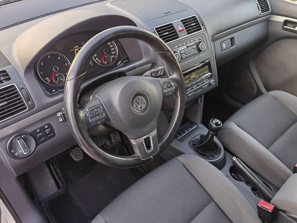 VW Touran 1.6тди 105кс 2012
