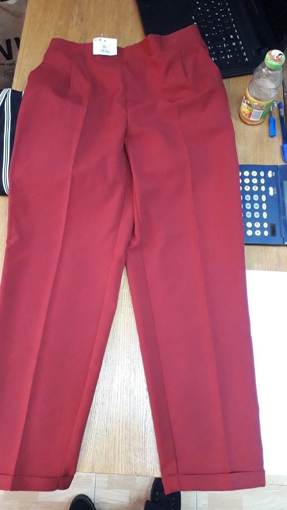 Pantaloni de dama